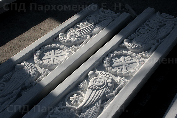 Две горизонтальные детали иконостаса