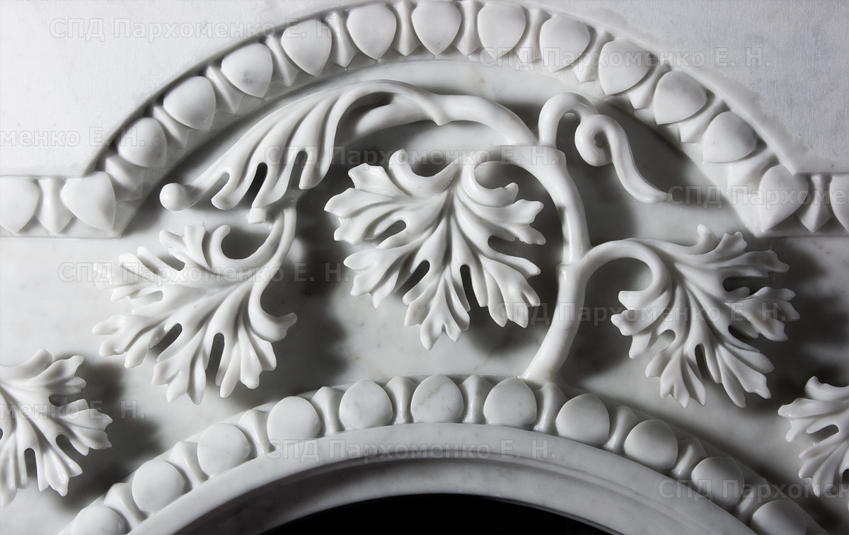 Рельефный орнамент из мрамора