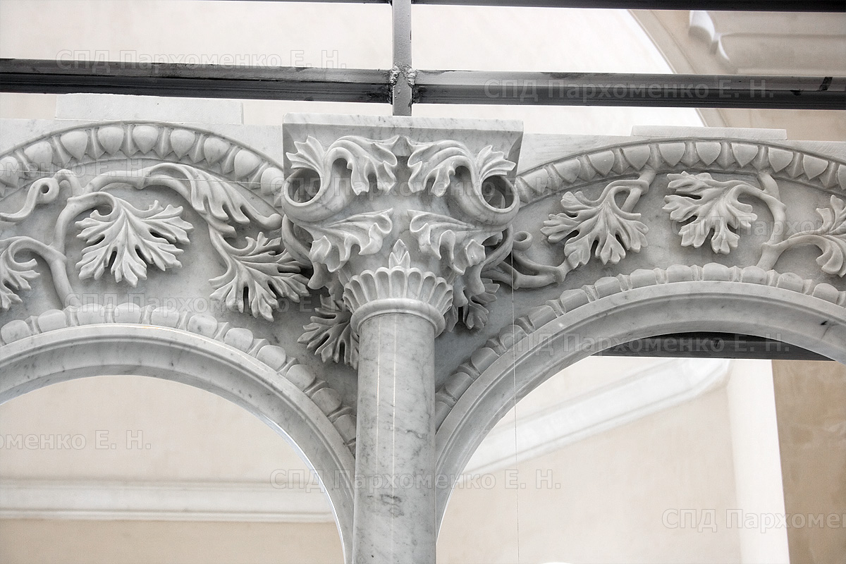 Сборка мраморного иконостаса в Часов-Яре