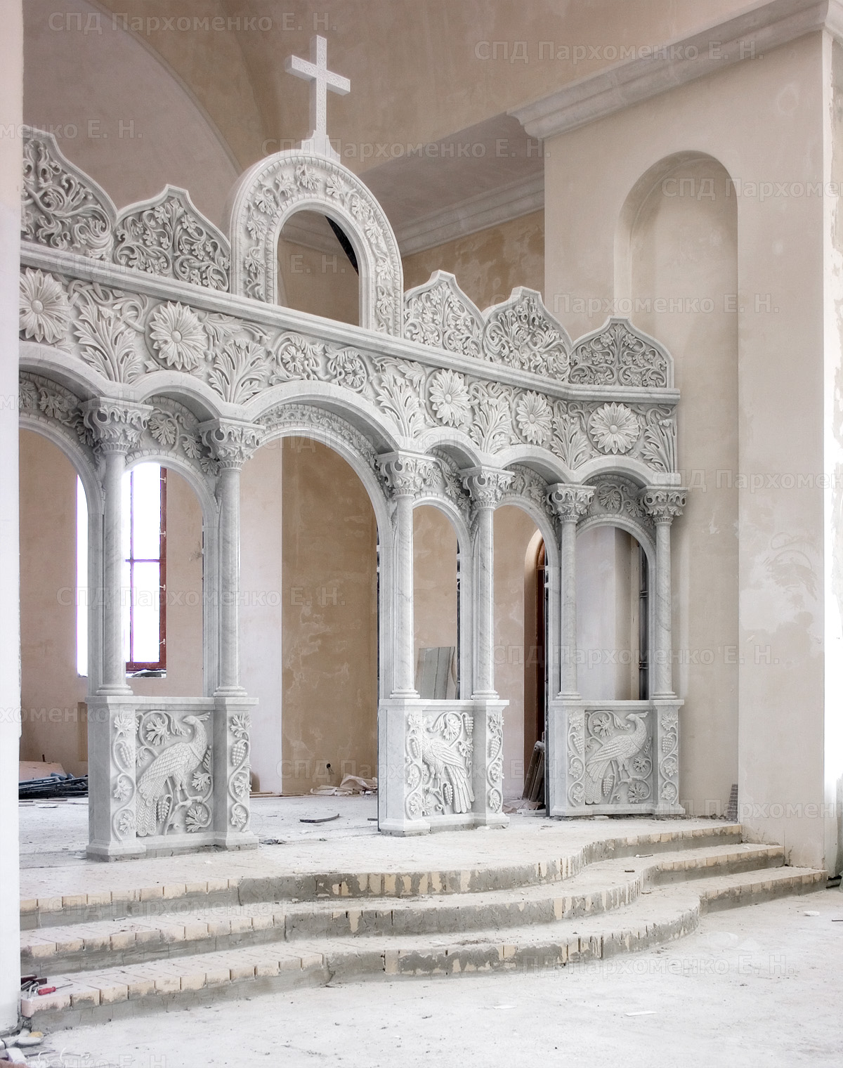 Изготовление иконостаса из мрамора Bianco Carrara C