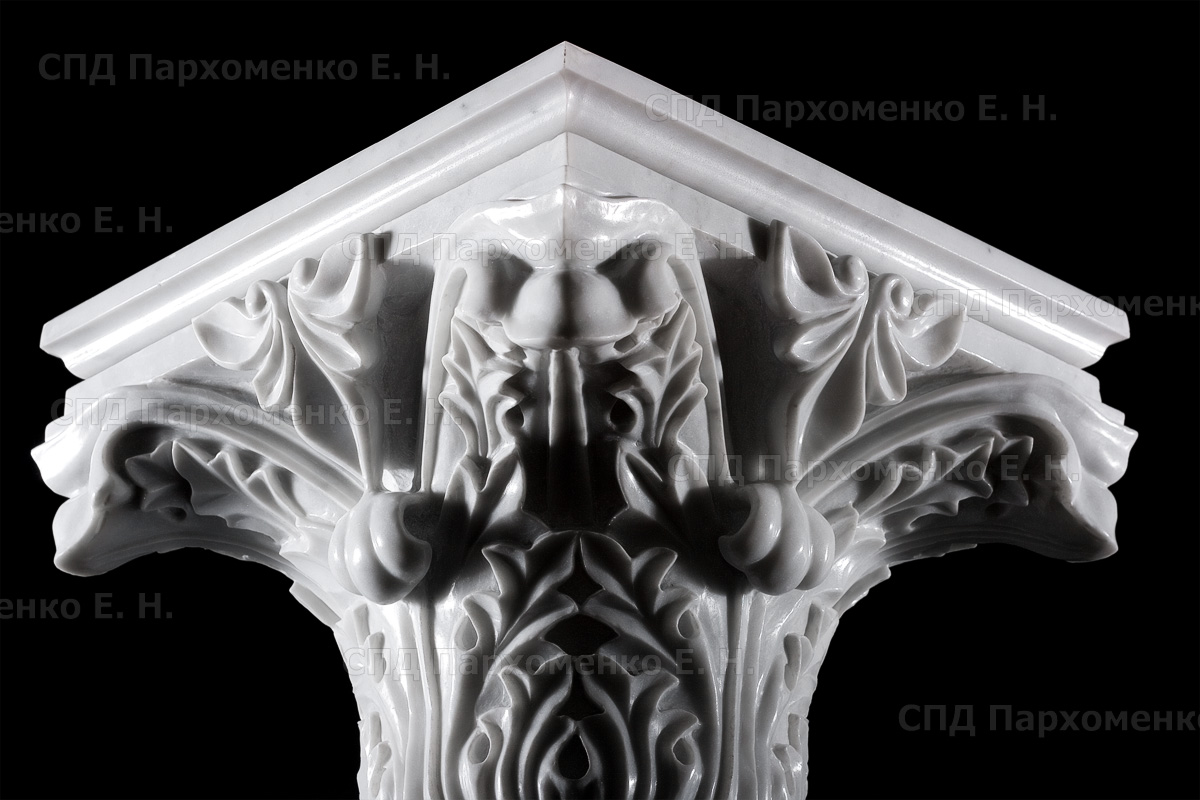 Мраморная капитель с ажурной резьбой орнаментов для церкви
