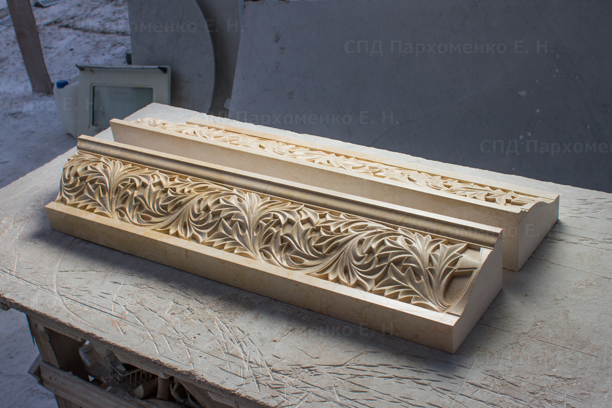 Резной профиль для иконостаса из бежевого мрамора