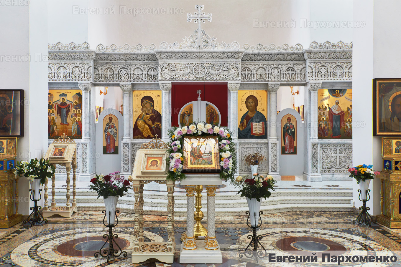 Мраморный иконостас Храма Иконы Божией Матери