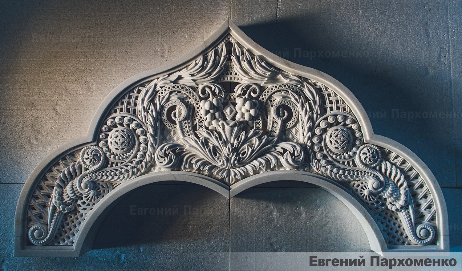 Церковная резьба для мраморного иконостаса напросвет