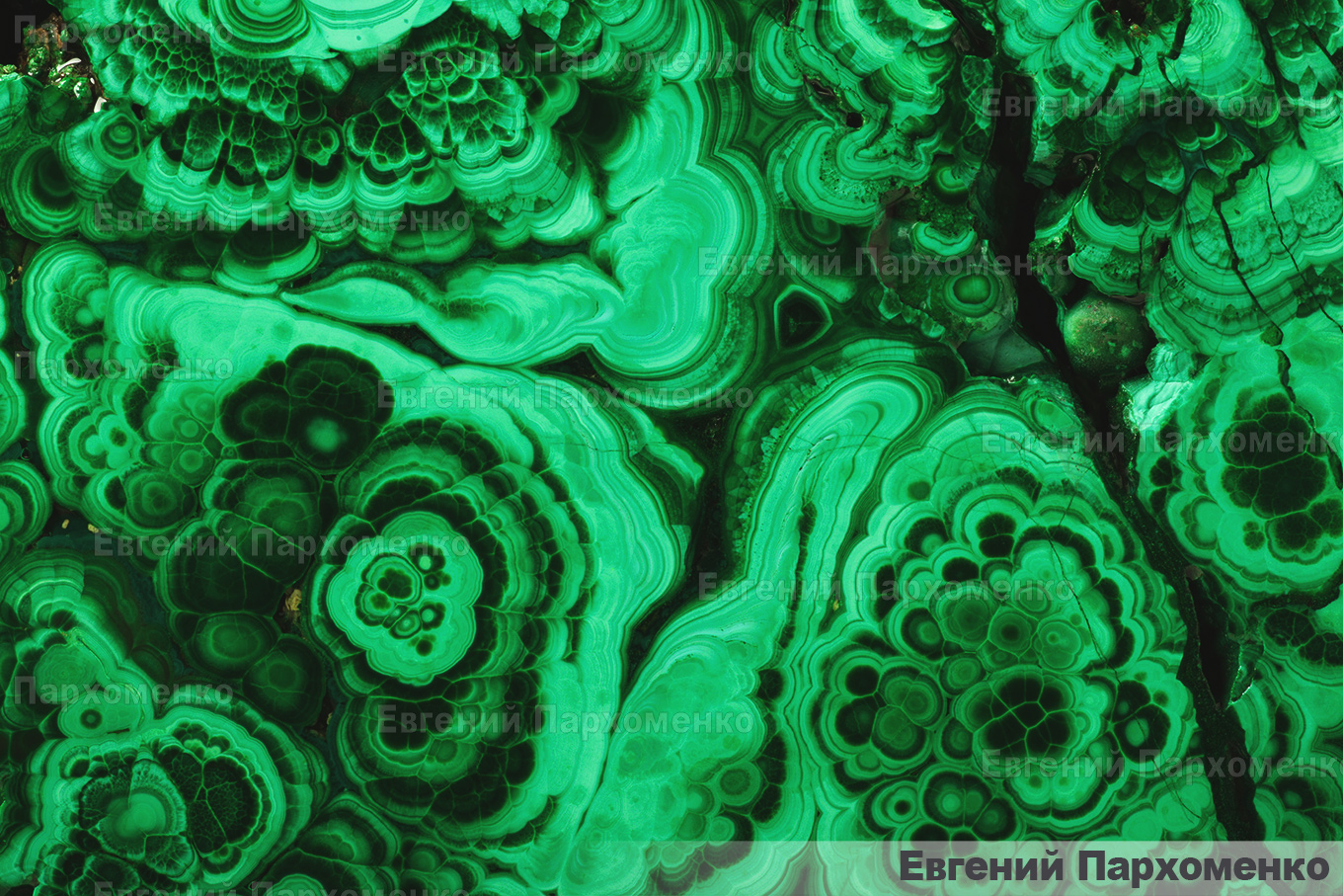 Малахит для резных иконостасов из камня