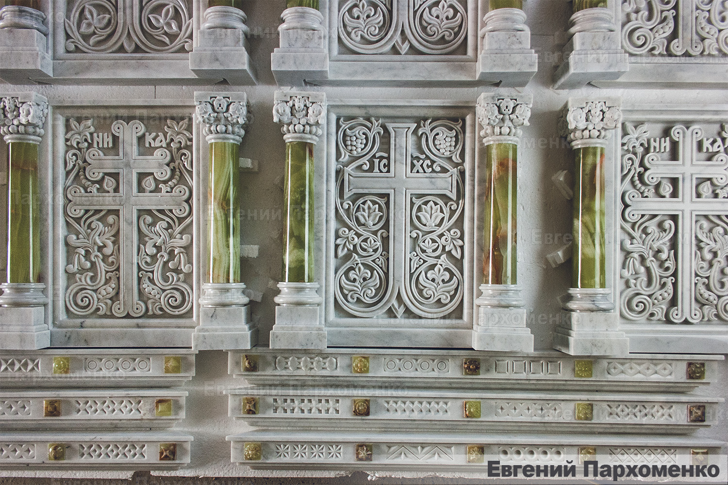 Резьба по белому мрамору в византийском стиле