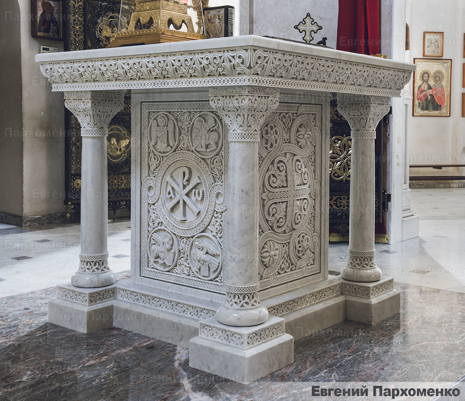 Мраморный престол для Свято-Владимирского храма