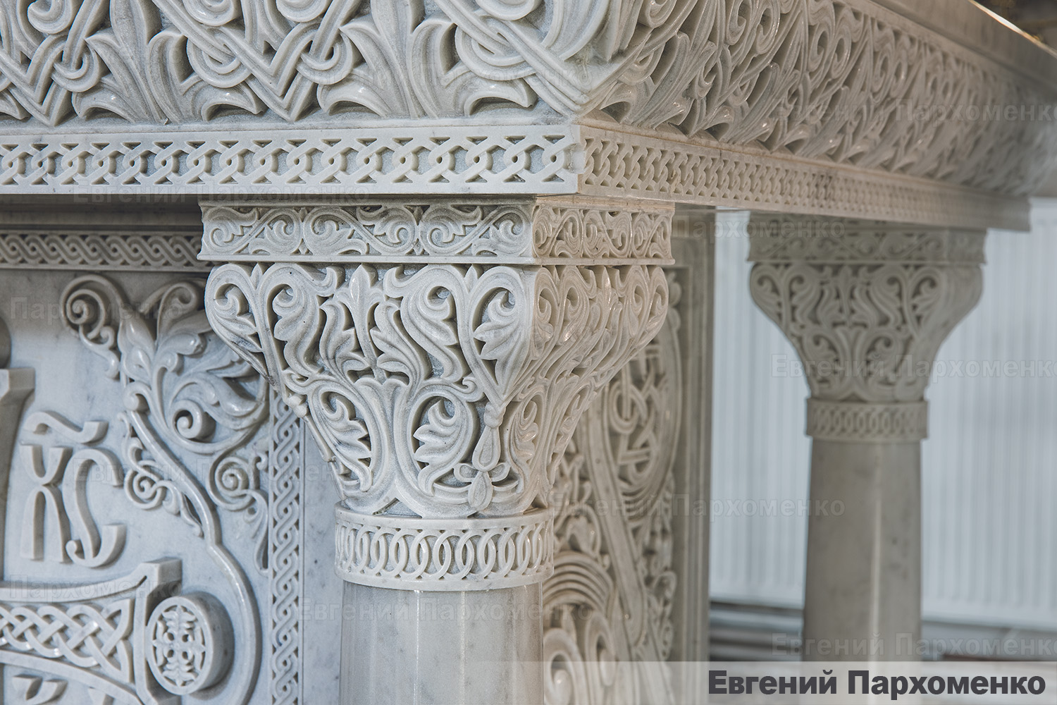 Капители для мраморного престола