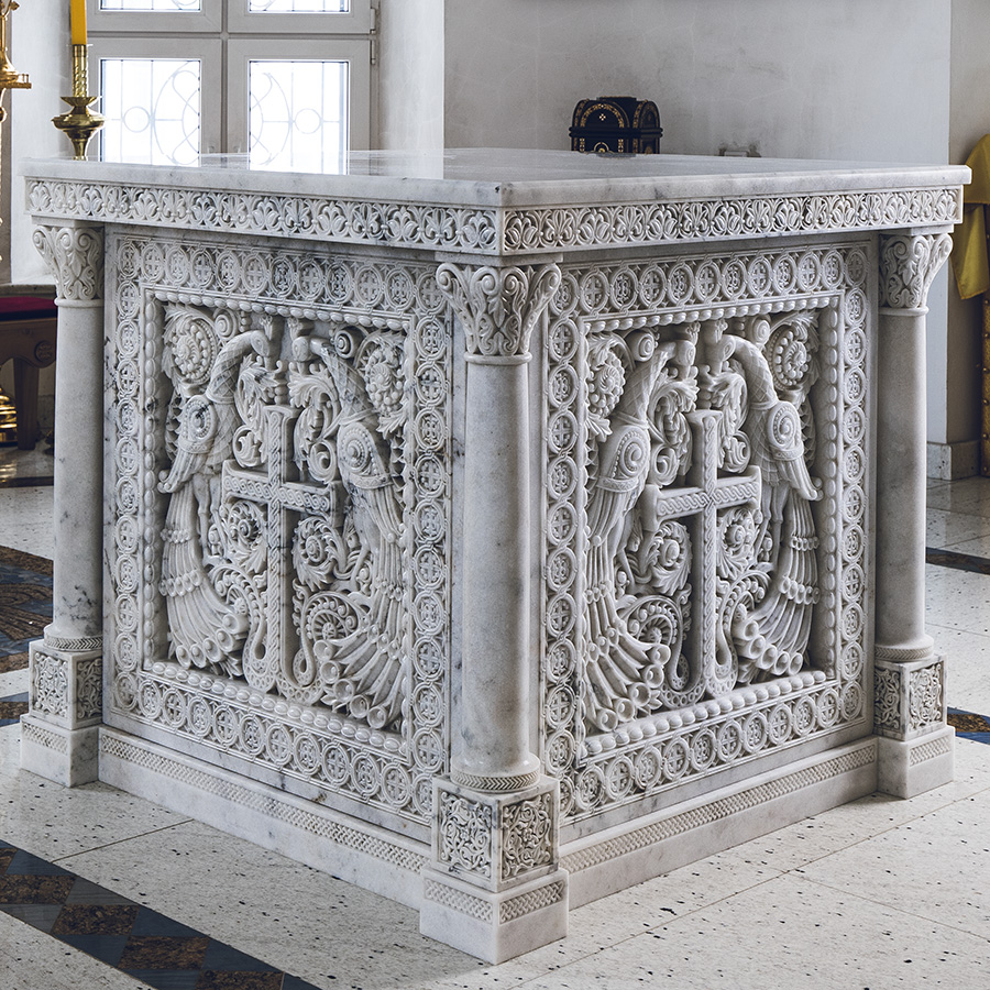 Престол из мрамора в неовизантийском стиле