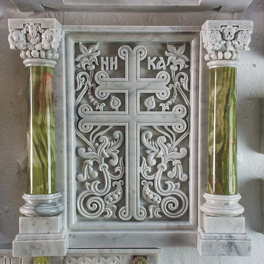 Резьба престола в византийском стиле