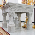Резной престол из мрамора
